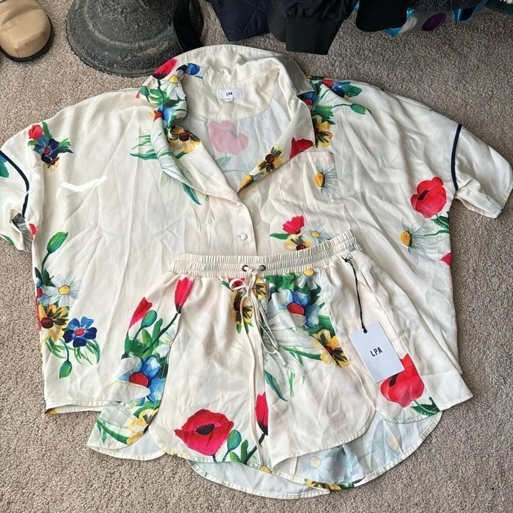 LPA- NWT Matching Silk Shortsleeve Floral Shorts Set